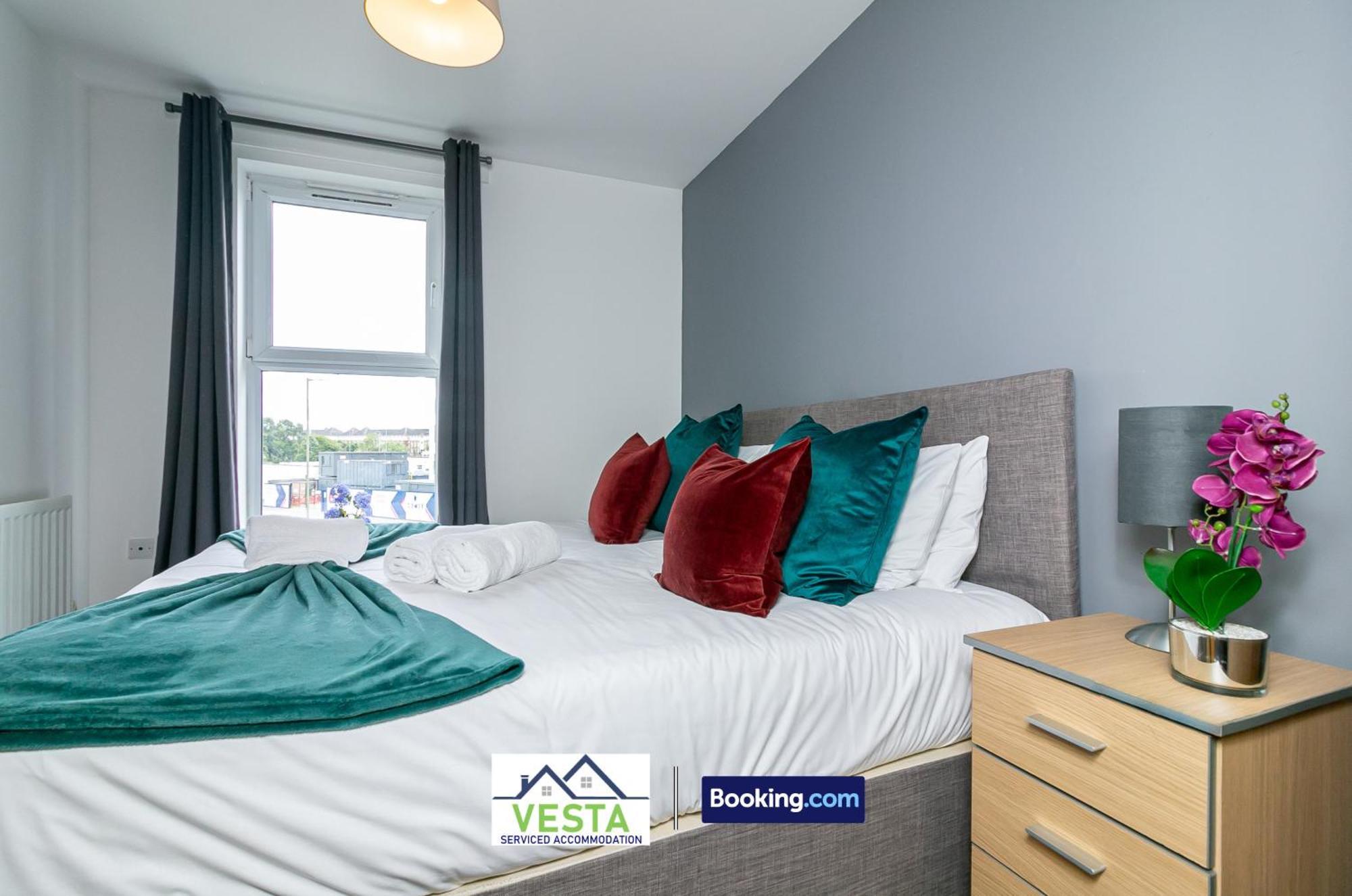 Two Bedrooms Apartment By Vesta Serviced Accommodation & Short Lets Hatfield With Free Wifi 외부 사진